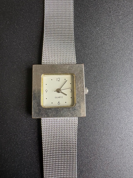 Vintage Accessories - Square Silver Mesh Quartz Watch - Silver Dial